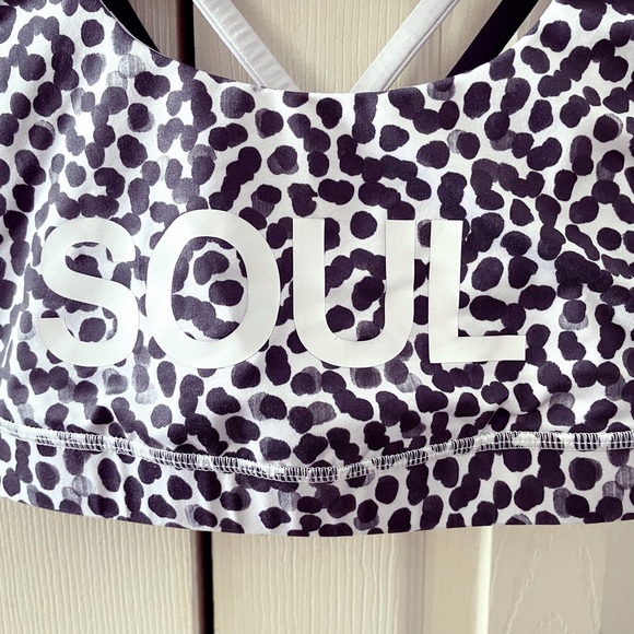 Lululemon X SoulCycle Energy Bra (Animal Print) - Picture 5 of 5